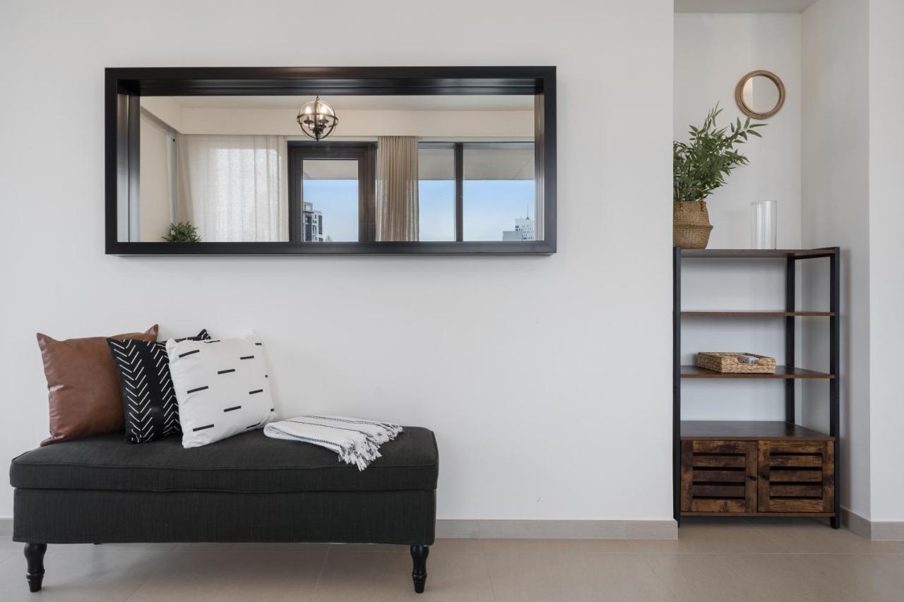 Breathtaking City Views From Dt Apt With Terrace Ντουμπάι Εξωτερικό φωτογραφία